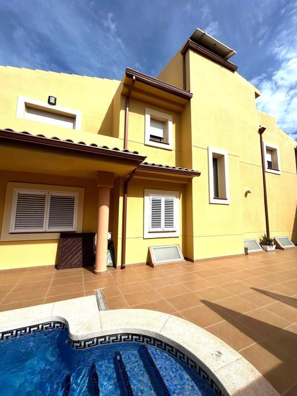 Propiedades en venta y alquiler en España photo 4