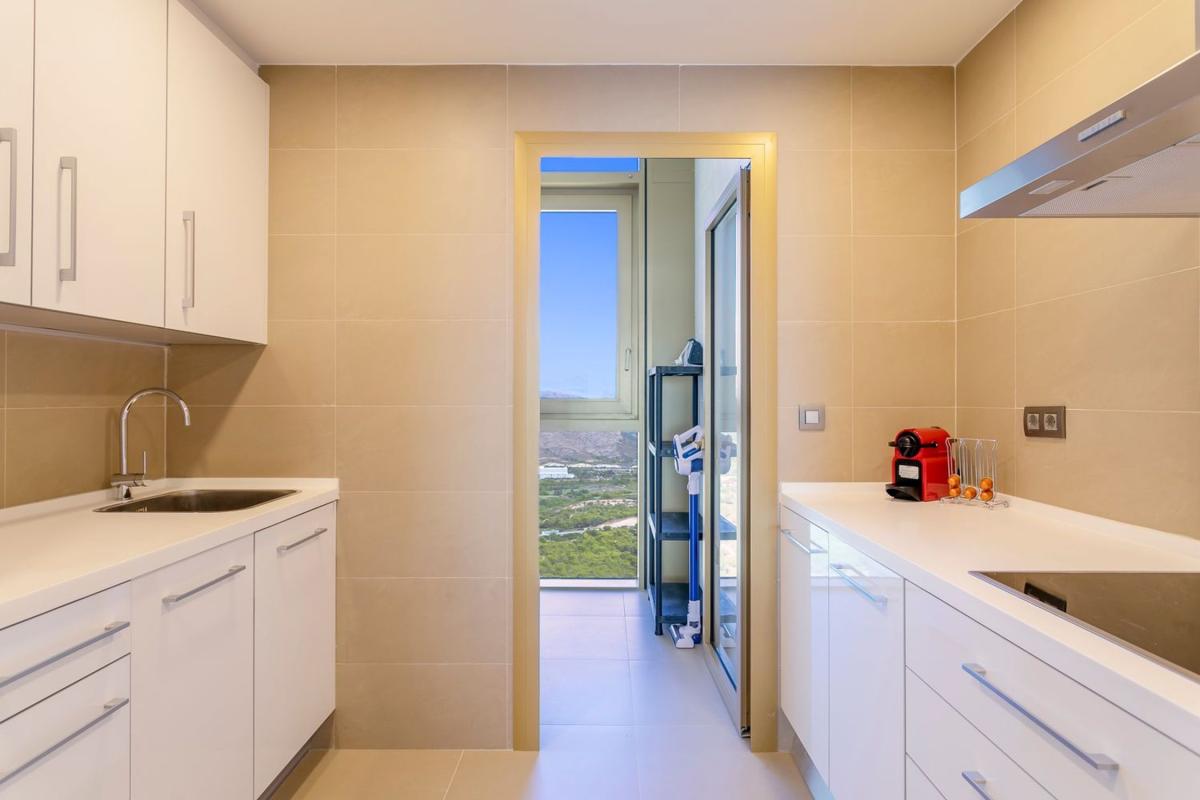 Sale of apartment in Piso en Avenida de Mejico, 6, Playa de Poniente, Benidorm, Benidorm
 photo 3
