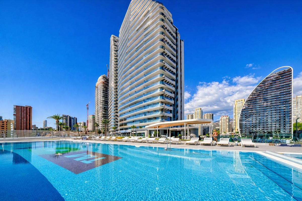 Venta de piso en Piso en Avenida de la Armada Española, Playa de Poniente, Benidorm, Benidorm
 photo 2