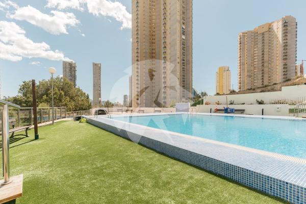 Venta de piso en Piso en Calle Presidente Adolfo Suárez, Pueblo Poniente, Benidorm, Benidorm
 photo 2