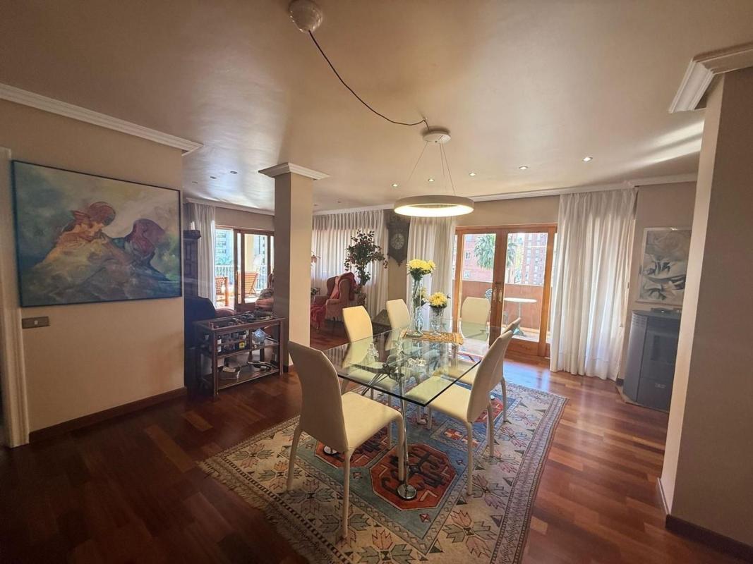 Venta de piso en Piso en Avenida del Mediterráneo, Playa de Levante, Benidorm, Benidorm
photo 5