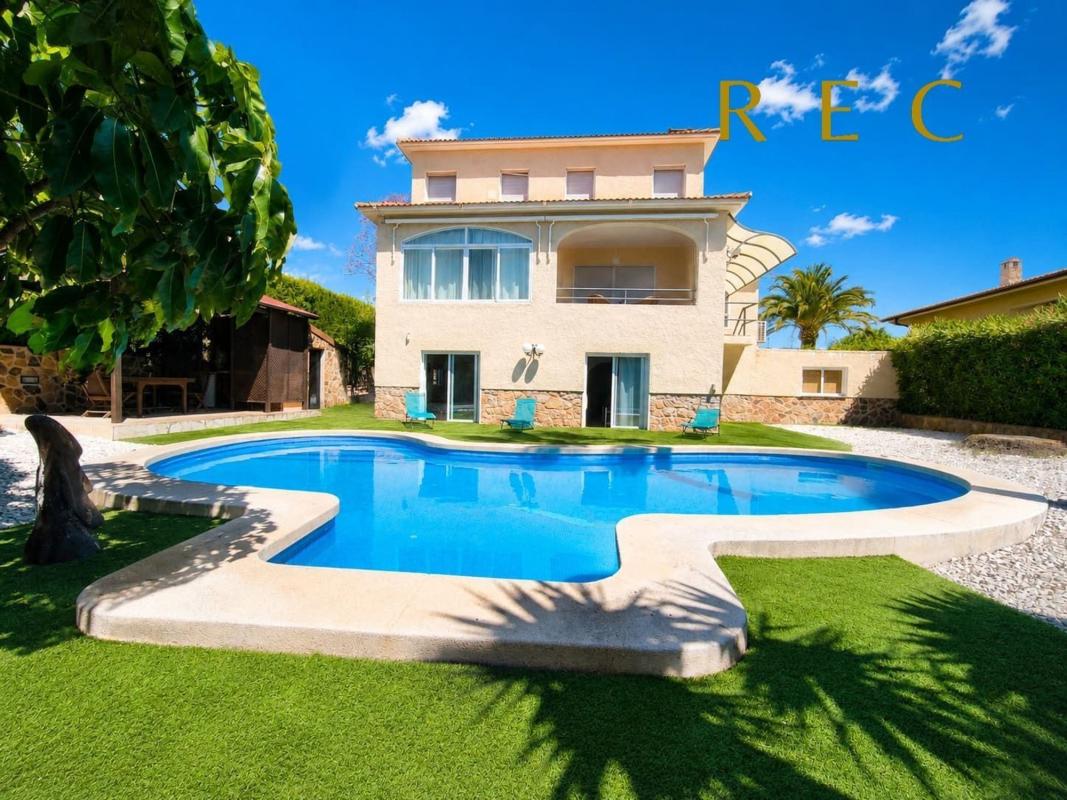 Propiedades en venta y alquiler en España photo 2