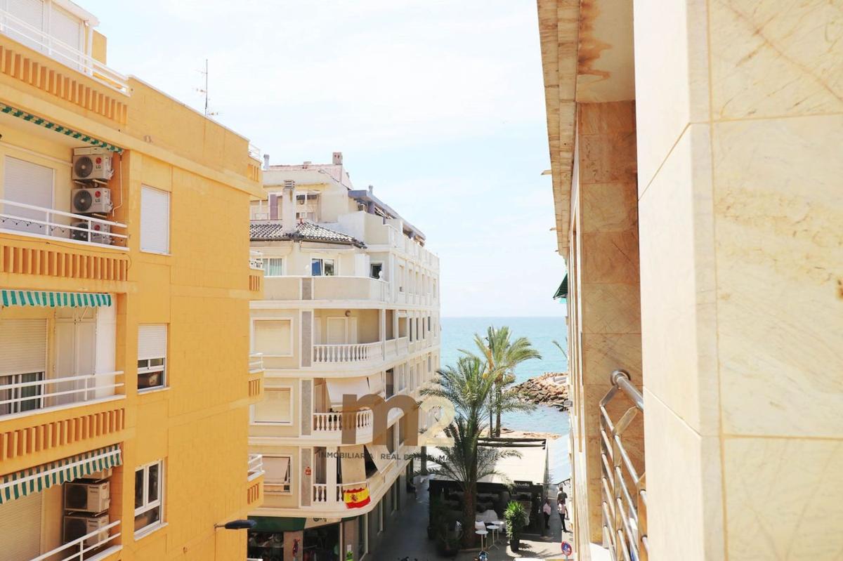 Venta de piso en Piso en Mar Del, Las Piscinas Naturales, Torrevieja, Torrevieja
photo 2