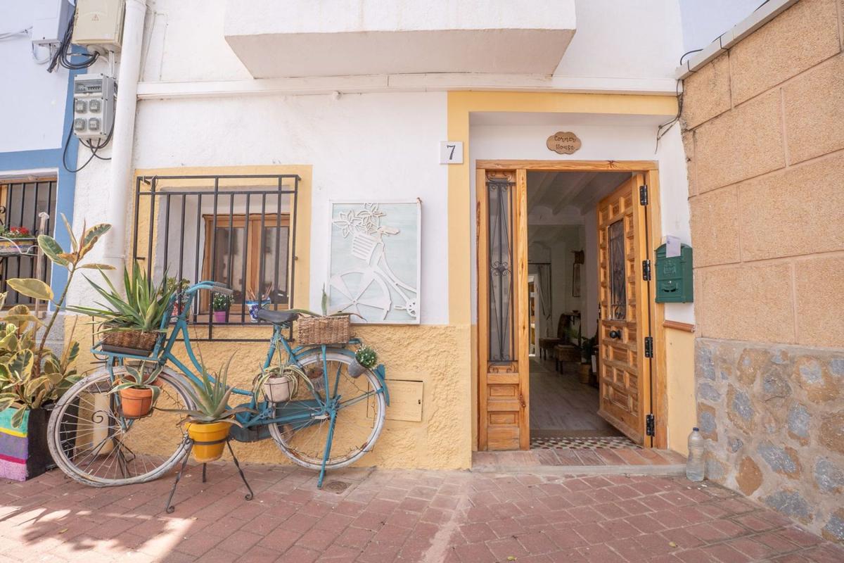 Propiedades en venta y alquiler en España photo 1