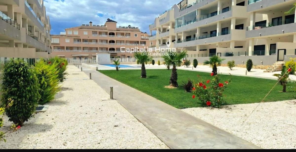 Venta de piso en Piso en Calle Nicolás de Bussi, 150, Playa Flamenca, Orihuela, Orihuela
photo 1