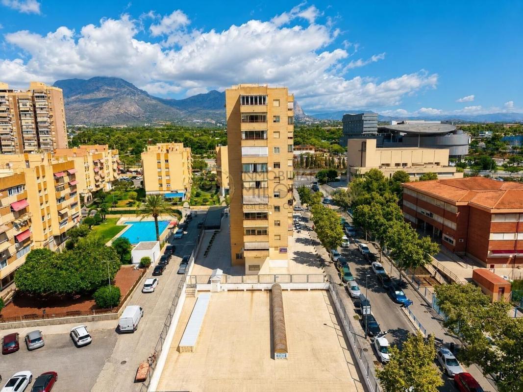 Sprzedaż mieszkania w Piso en Calle Noruega, 8, Pueblo Levante, Benidorm, Benidorm
photo 1