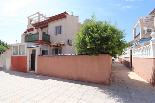 Sprzedaż mieszkania w Piso en Calle Guapiles, Playa Flamenca, Orihuela, Orihuela
 photo 1