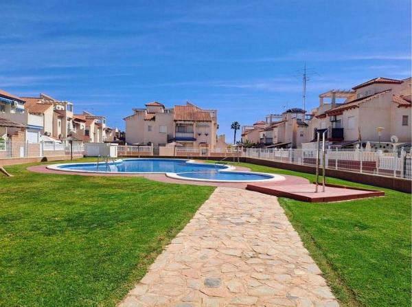Sprzedaż mieszkania w Piso en Calle Guapiles, Playa Flamenca, Orihuela, Orihuela
 photo 2