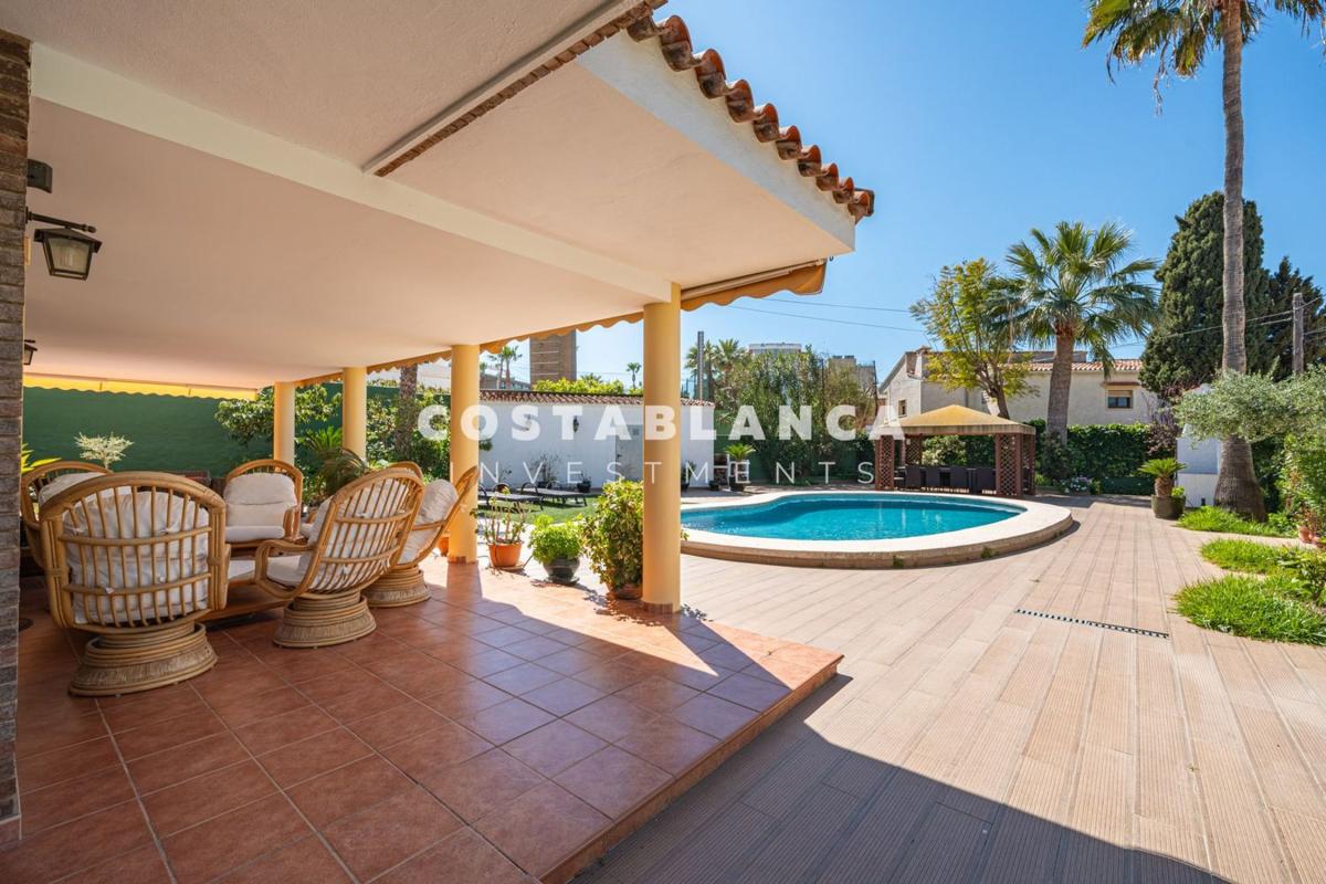 Venta de chalet independiente en Casa o chalet en Avenida Doctor Severo Ochoa, Zona Sierra Helada, Benidorm, Benidorm
photo 4