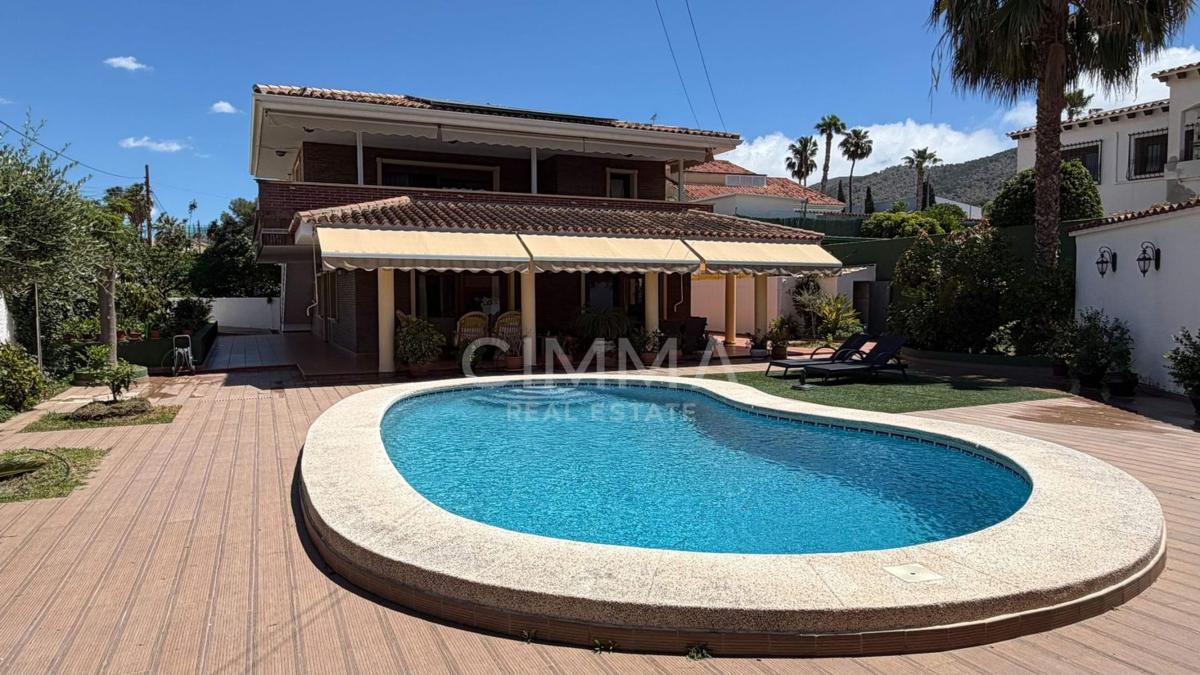 Propiedades en venta y alquiler en España photo 1