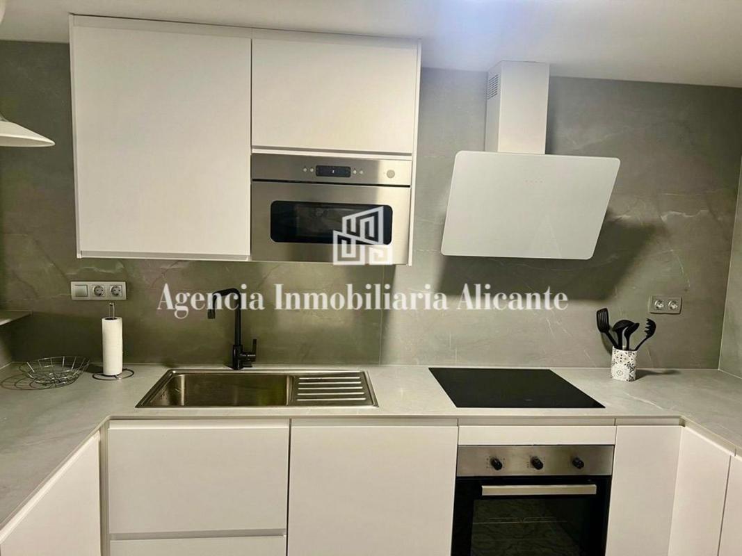 Venta de piso en Piso en Prof. Rafael Casasempere, El Palmeral-Urbanova-Tabarca, Alicante / Alacant, Alicante / Alacant
photo 5
