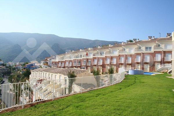 Chalet adosado en Monte Solana, Pedreguer thumbnail 1