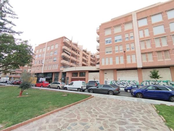 Venta de piso en Piso en Parque de las Naciones, Torrevieja, Torrevieja
photo 1