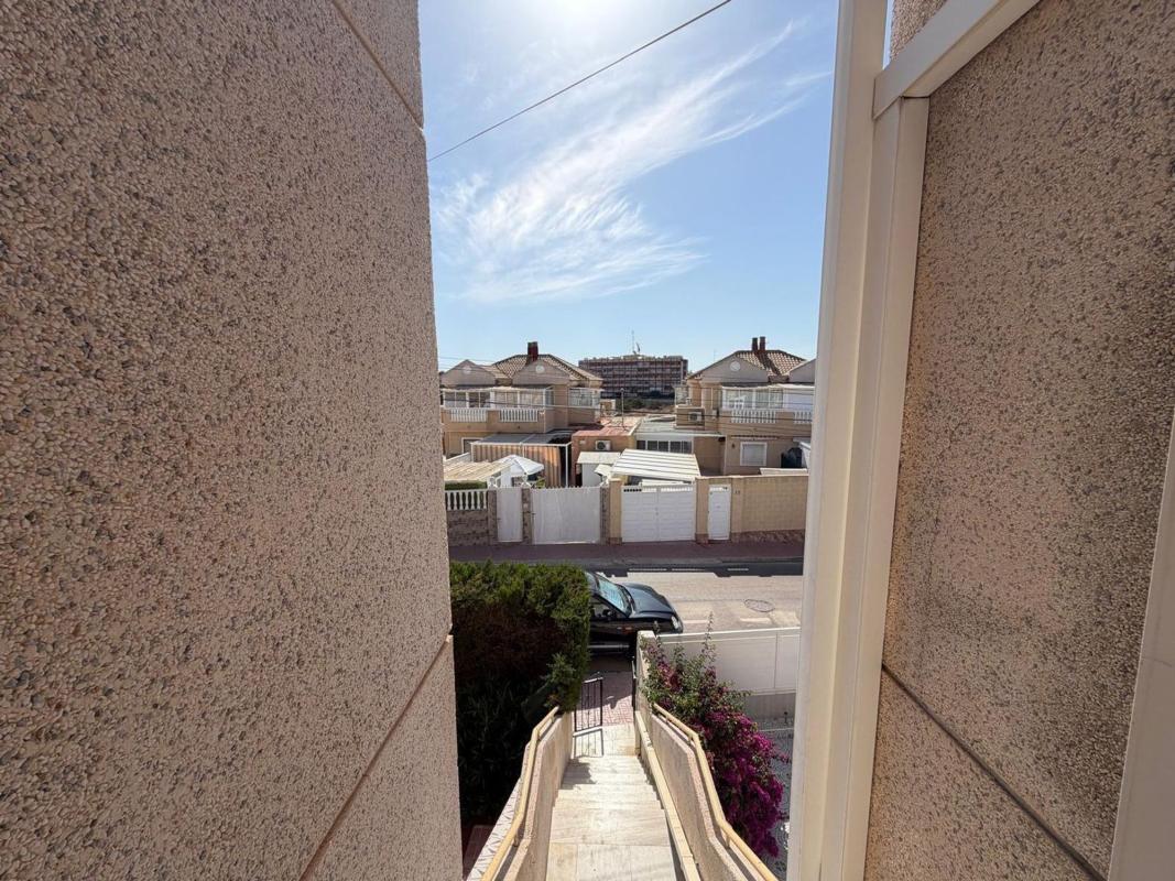 Venta de duplex en Dúplex en Calle Argonautas, Aguas Nuevas, Torrevieja, Torrevieja photo 3