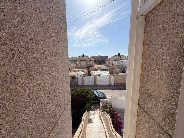 Дуплекс на продажу в Dúplex en Calle Argonautas, Aguas Nuevas, Torrevieja, Торревьеха thumbnail 2