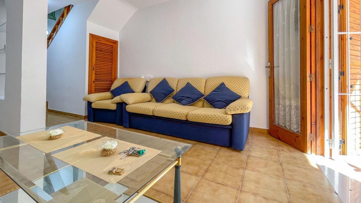 Venta de chalet adosado en Chalet pareado en Playa Flamenca, Orihuela , Orihuela photo 5