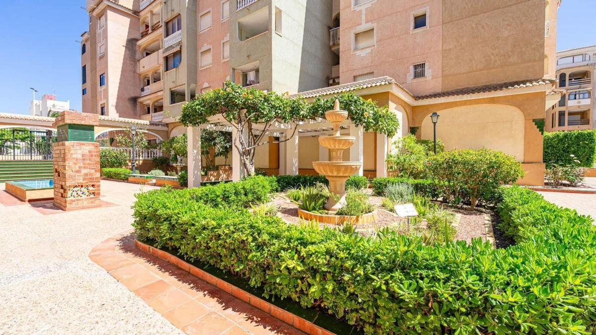 Venta de piso en Piso en Residencial Parque de las Naciones s/n, Parque de las Naciones, Torrevieja, Torrevieja
photo 4