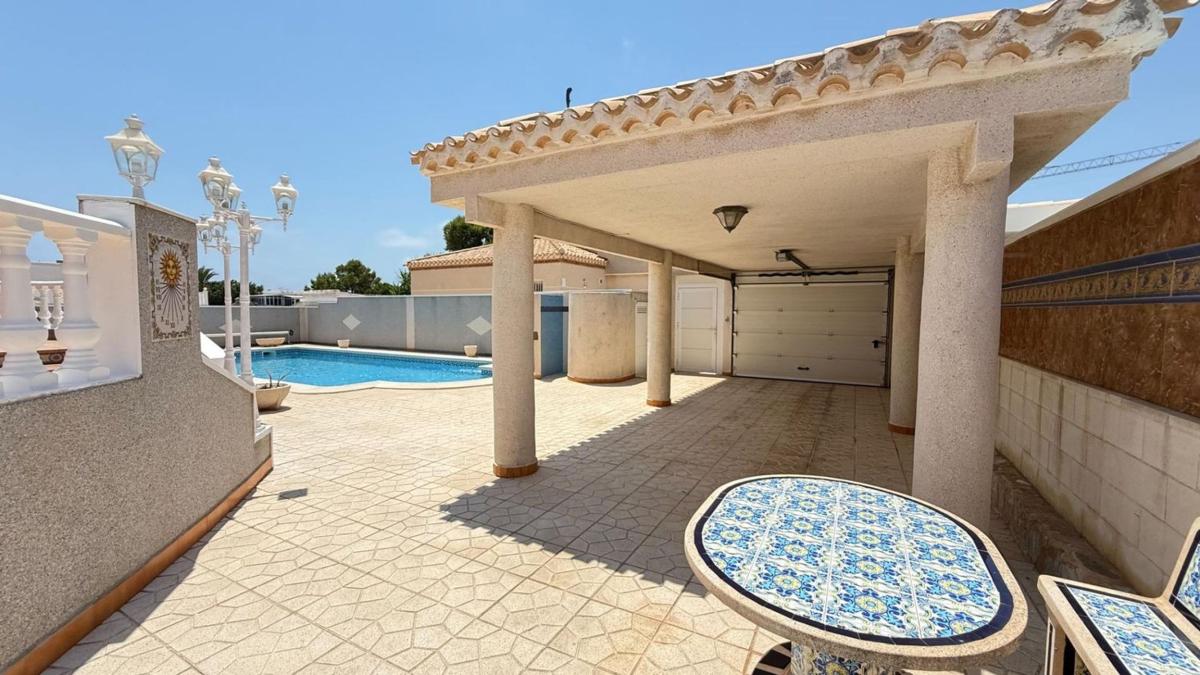 Properties for sale and rent in Spain photo 3
