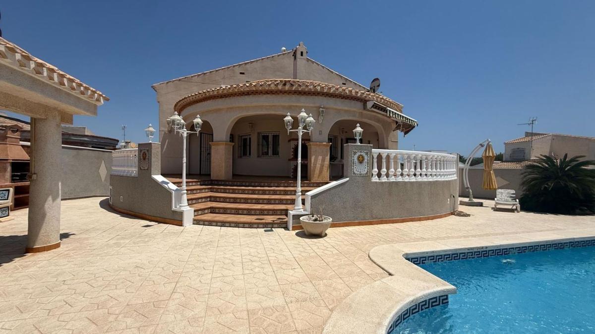 Properties for sale and rent in Spain photo 4