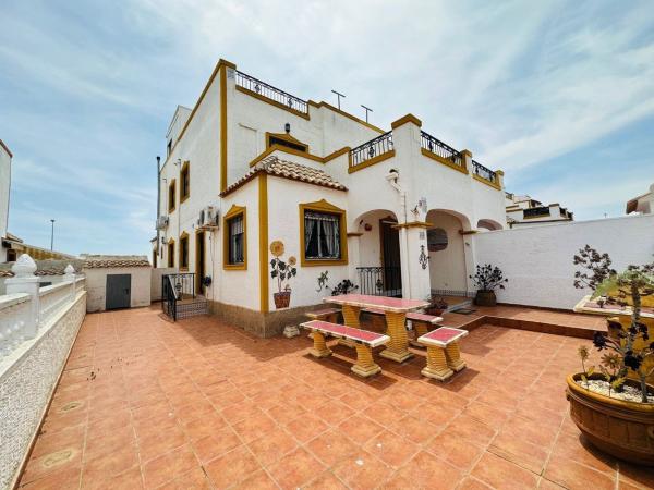Chalet adosado en Calle Higuera, Desamparados-Hurchillo-Torremendo, Orihuela photo 1