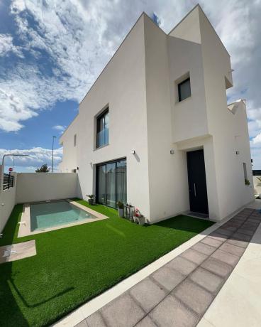 Chalet pareado en Calle Vicente Aleixandre, Benijofar photo 1