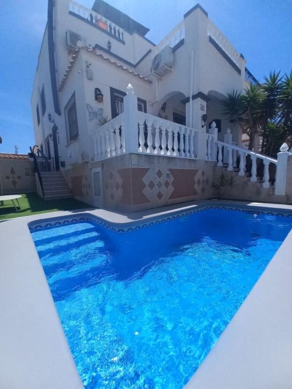 Properties for sale and rent in Spain photo 1