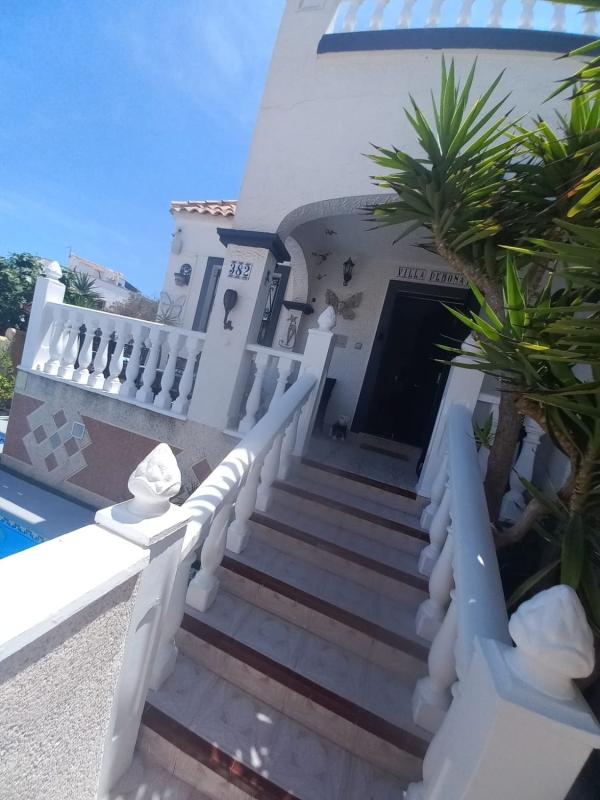 Properties for sale and rent in Spain photo 3