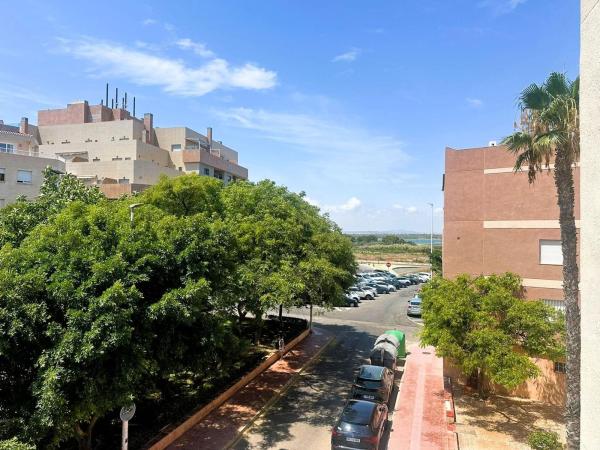Продажа квартиры на Piso en Avenida del Mediterráneo, 36, Gaspar Perrelló, Torrevieja, Торревьеха
 photo 1
