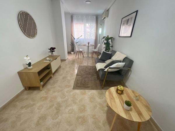 Venta de piso en Piso en Calle San Policarpo, 85, Parque de las Naciones, Torrevieja, Torrevieja
photo 1
