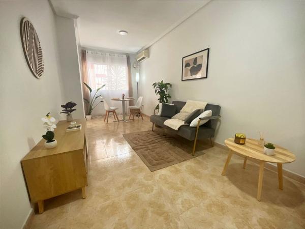 Venta de piso en Piso en Calle San Policarpo, 85, Parque de las Naciones, Torrevieja, Torrevieja
thumbnail 2