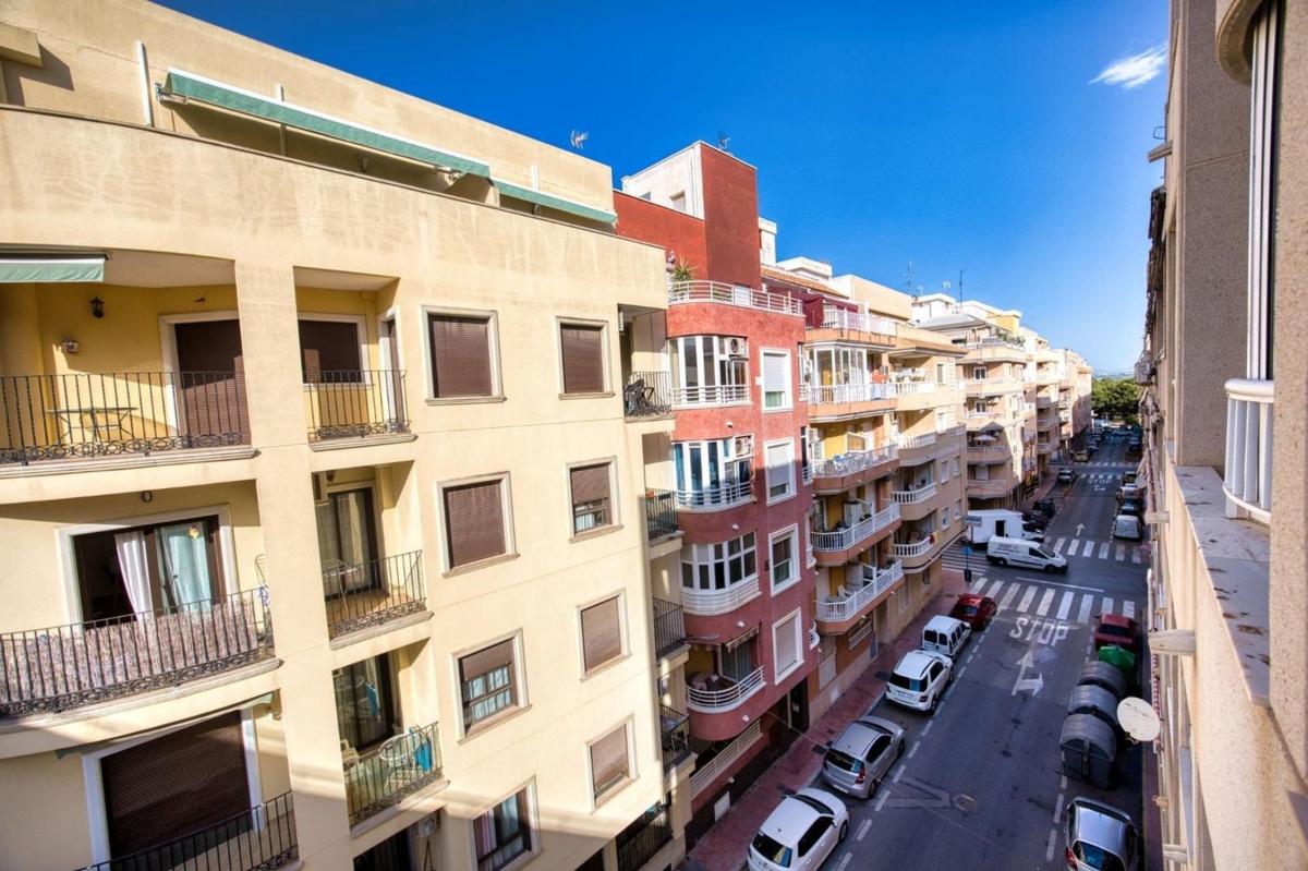 Venta de piso en Piso en Calle San Miguel de Salinas, El Acequión, Torrevieja, Torrevieja
photo 2