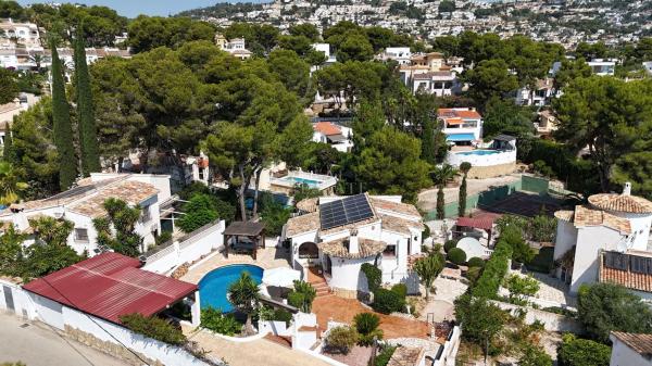 Chalet independiente en venta en Casa o chalet en Pinar de Advocat-Cometa, Moraira, Moraira
 photo 2