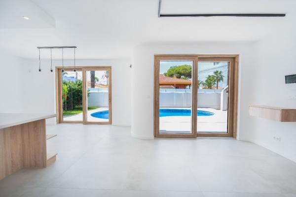 Chalet independiente en venta en Casa o chalet en Calle Ariete s/n, Cabo Roig, Orihuela, Orihuela
 photo 4