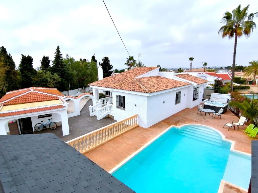 Properties for sale and rent in Spain photo 2