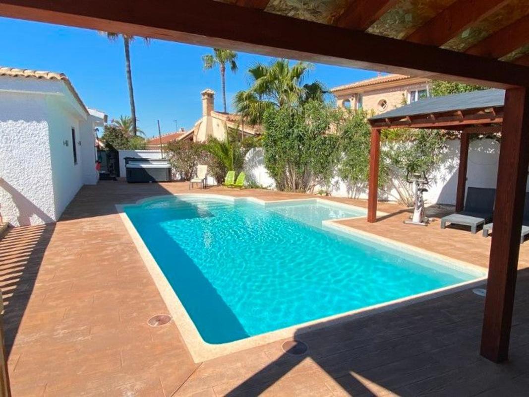 Properties for sale and rent in Spain photo 3