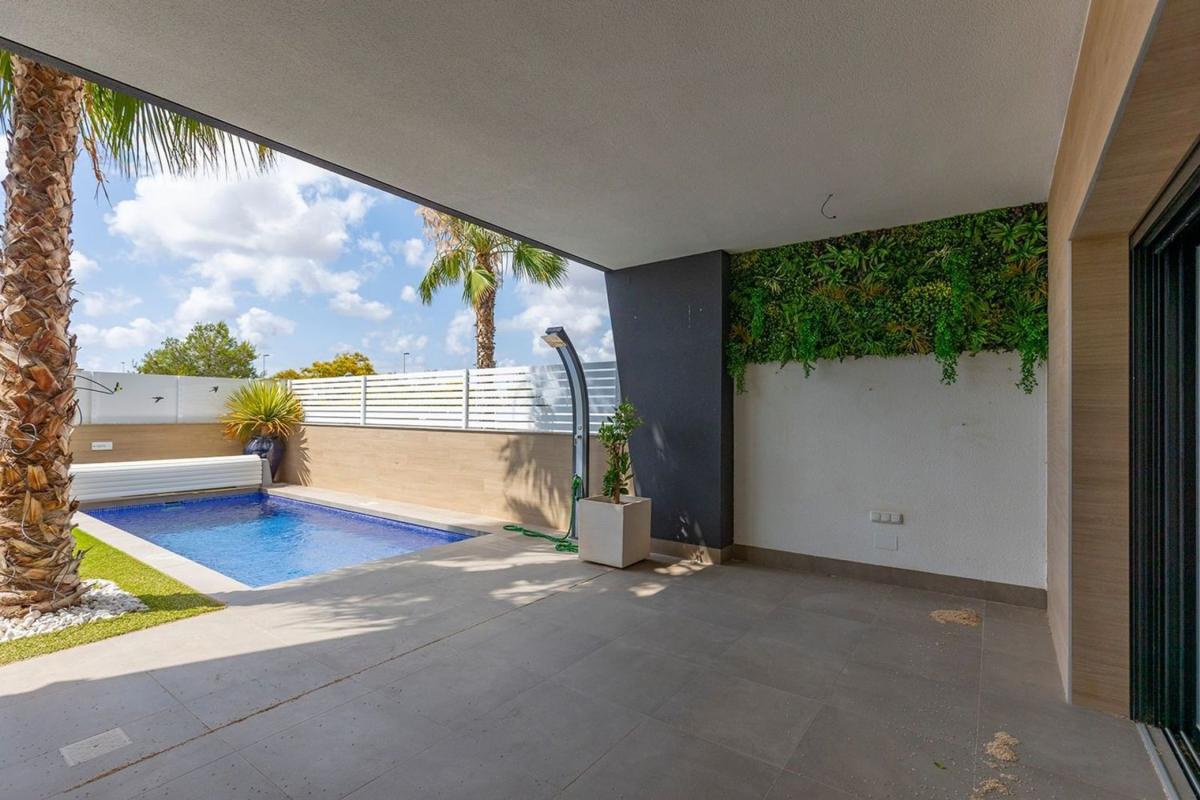 Properties for sale and rent in Spain photo 3