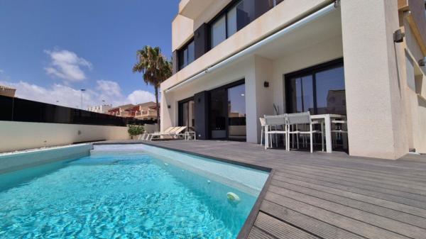 Casa o chalet independiente en Zona los Frutales, Torrevieja photo 1