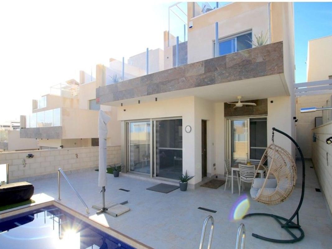 Продажа отдельного шале в Casa o chalet en Calle Duero, Villamartín, Orihuela, Ориуэла photo 3