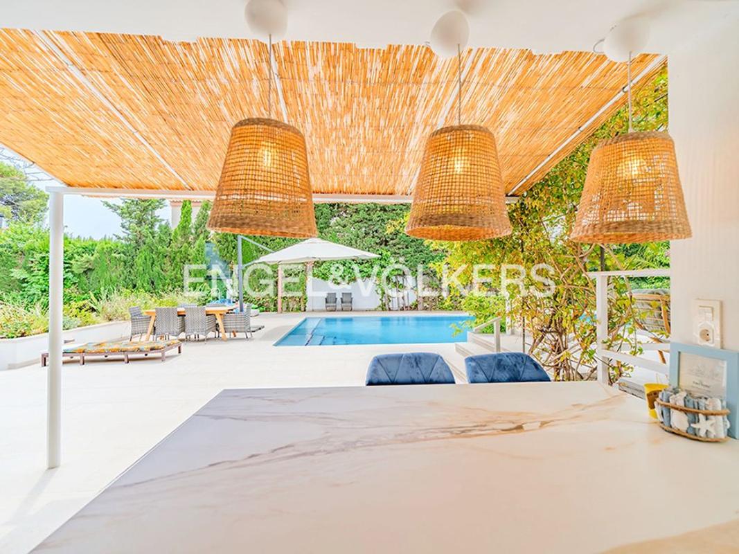 Properties for sale and rent in Spain photo 1
