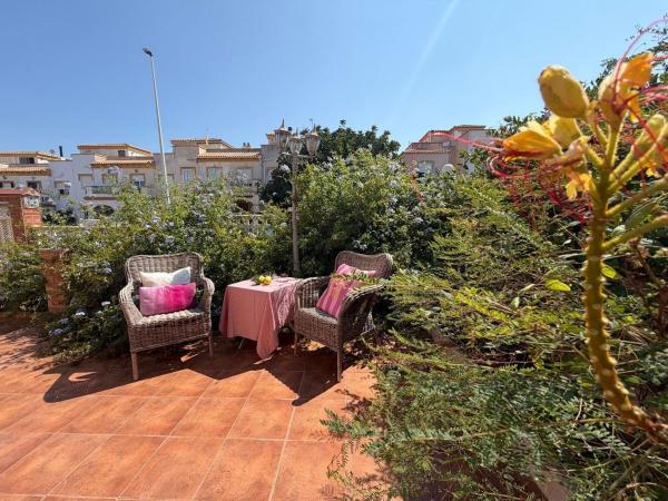 Chalet pareado en Avenida d'Europa, Panorama-Sierramar, Gran Alacant photo 1