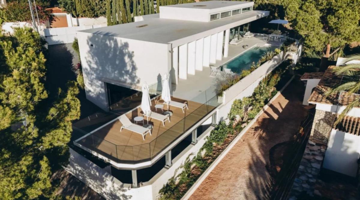 Properties for sale and rent in Spain photo 2