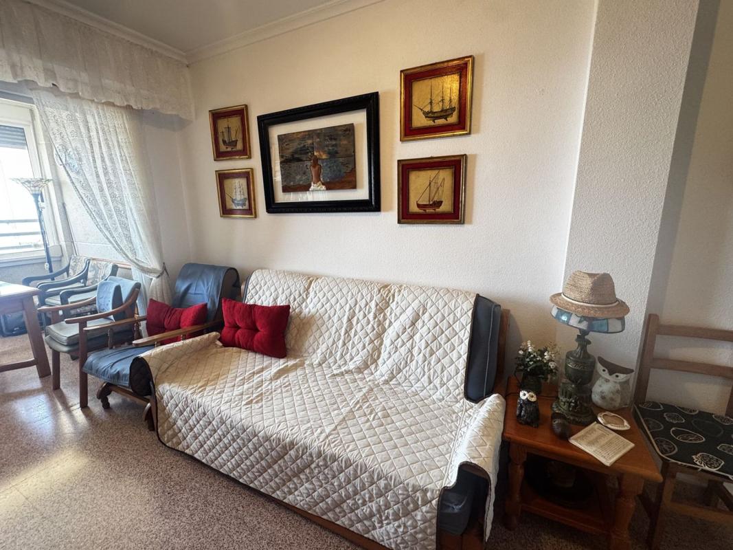 Venta de piso en Piso en Calle Málaga, Arenales del Sol, Elche / Elx, Elche / Elx
 photo 3