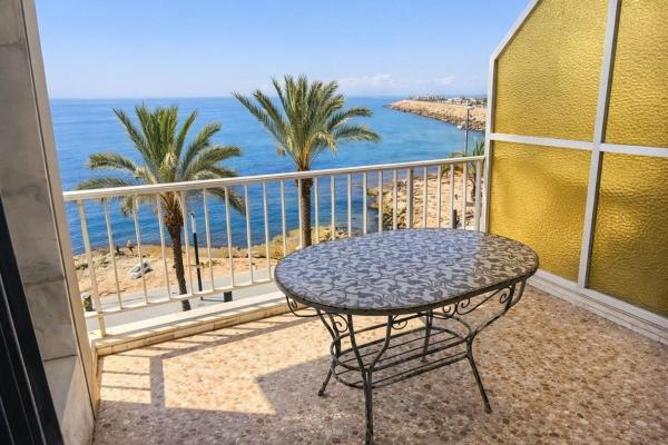 Venta de piso en Piso en Paseo Juan Aparicio, Las Piscinas Naturales, Torrevieja, Torrevieja
 photo 2