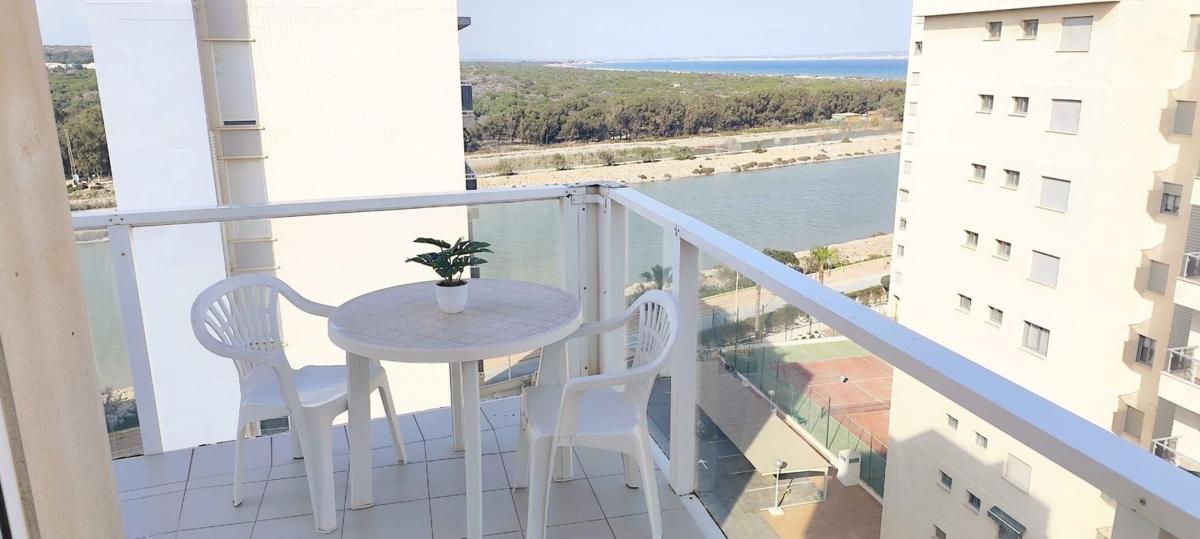 Venta de piso en Piso en Calle Basilio Paredes, Puerto Deportivo, Guardamar del Segura, Guardamar del Segura
photo 2