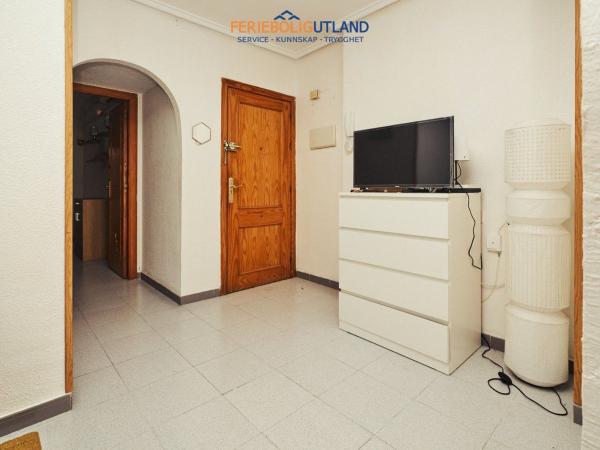 Venta de piso en Piso en Calle Beniajan, El Acequión, Torrevieja, Torrevieja
photo 1