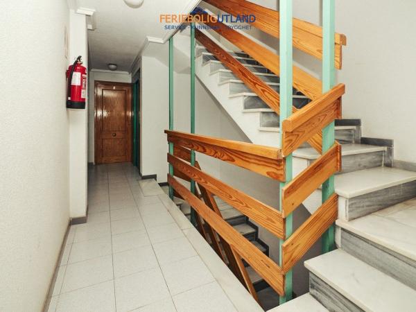 Venta de piso en Piso en Calle Beniajan, El Acequión, Torrevieja, Torrevieja
thumbnail 1