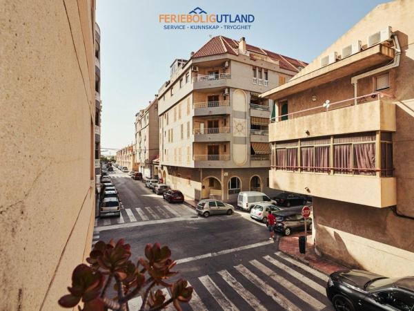 Venta de piso en Piso en Calle Beniajan, El Acequión, Torrevieja, Torrevieja
thumbnail 2