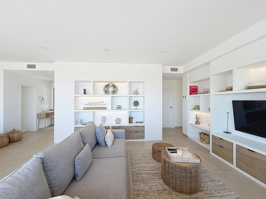 Properties for sale and rent in Spain photo 5