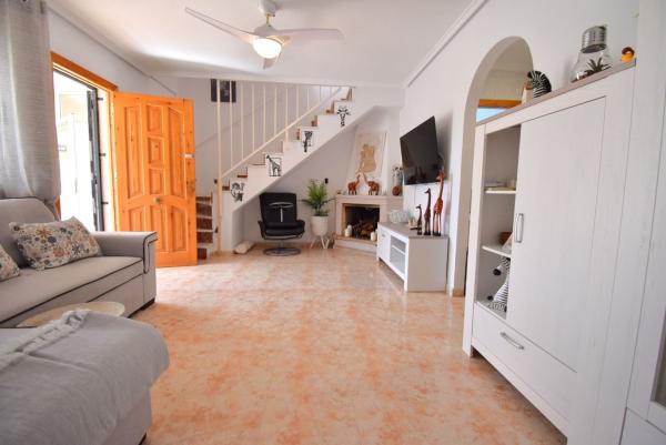 Chalet pareado en Playa Flamenca, Orihuela thumbnail 2