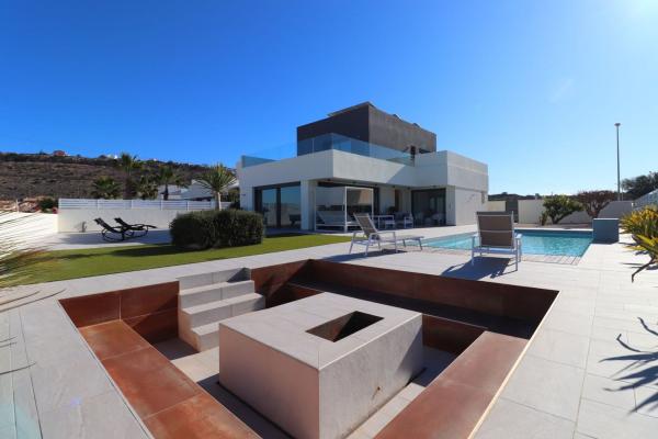 Chalet independiente en venta en Casa o chalet en Calle Rey Juan Carlos I, 129, Benijofar, Benijofar
 photo 1